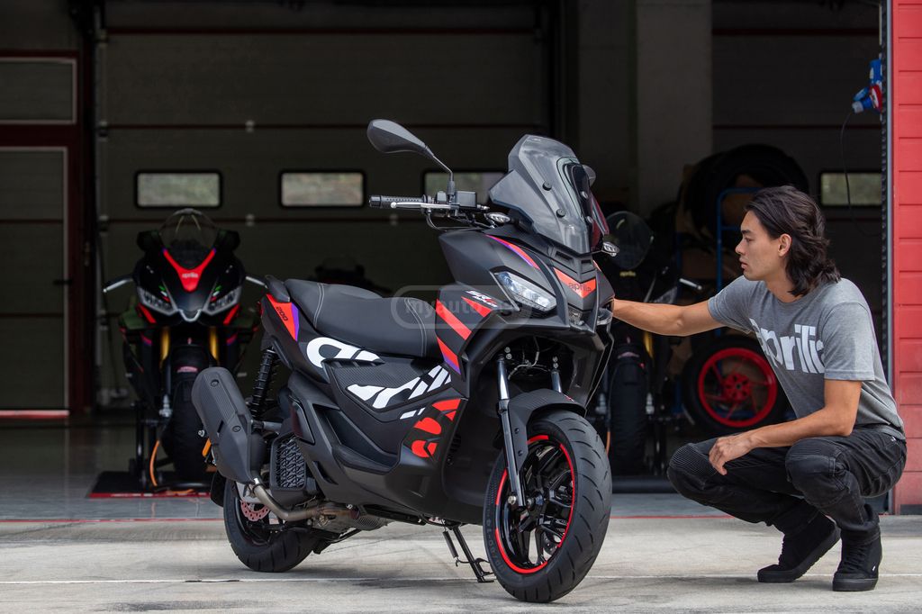 Aprilia SR GT 200