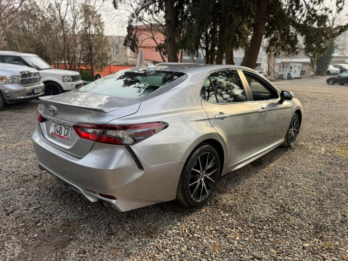 Toyota Camry 