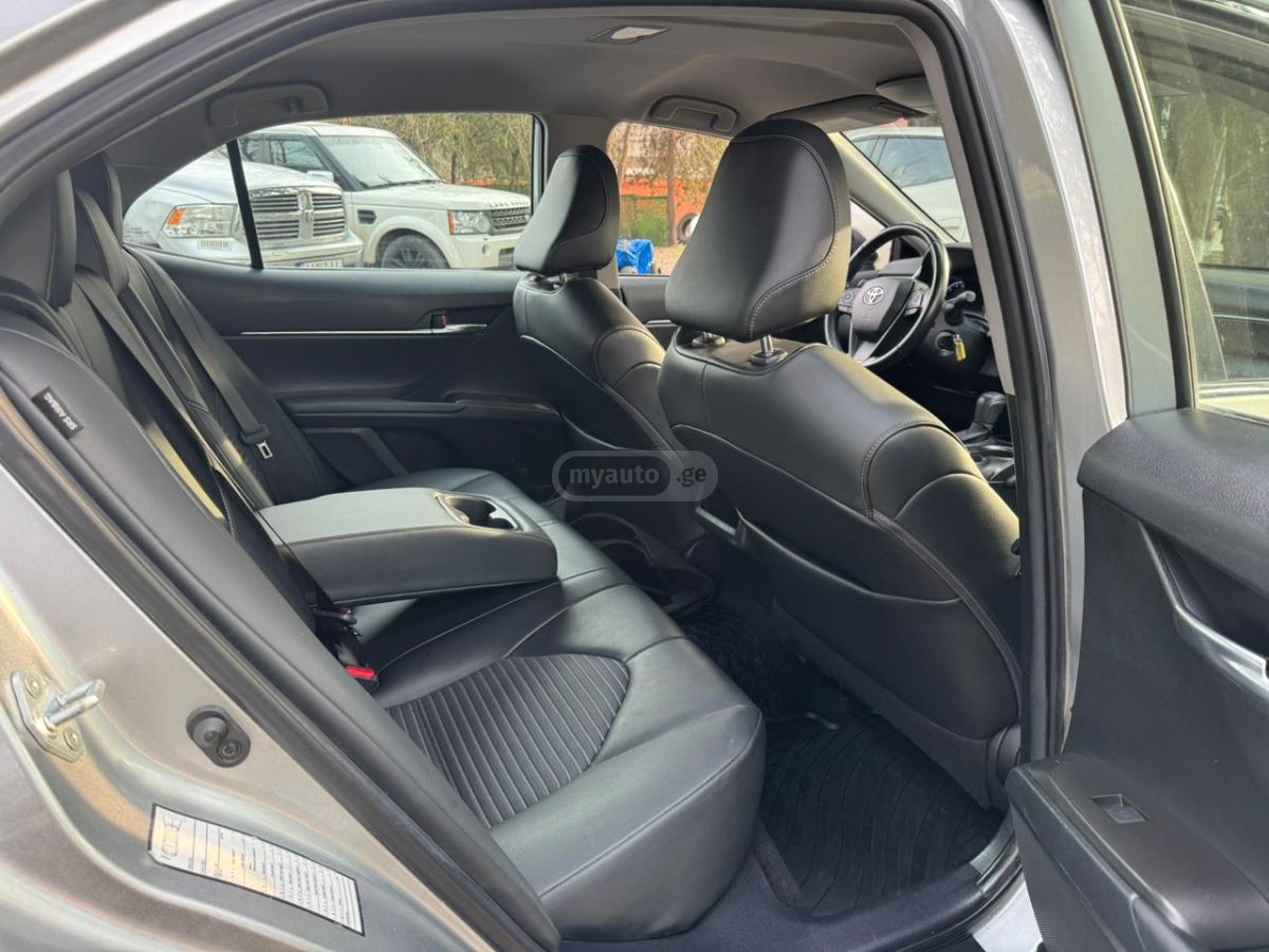 Toyota Camry 
