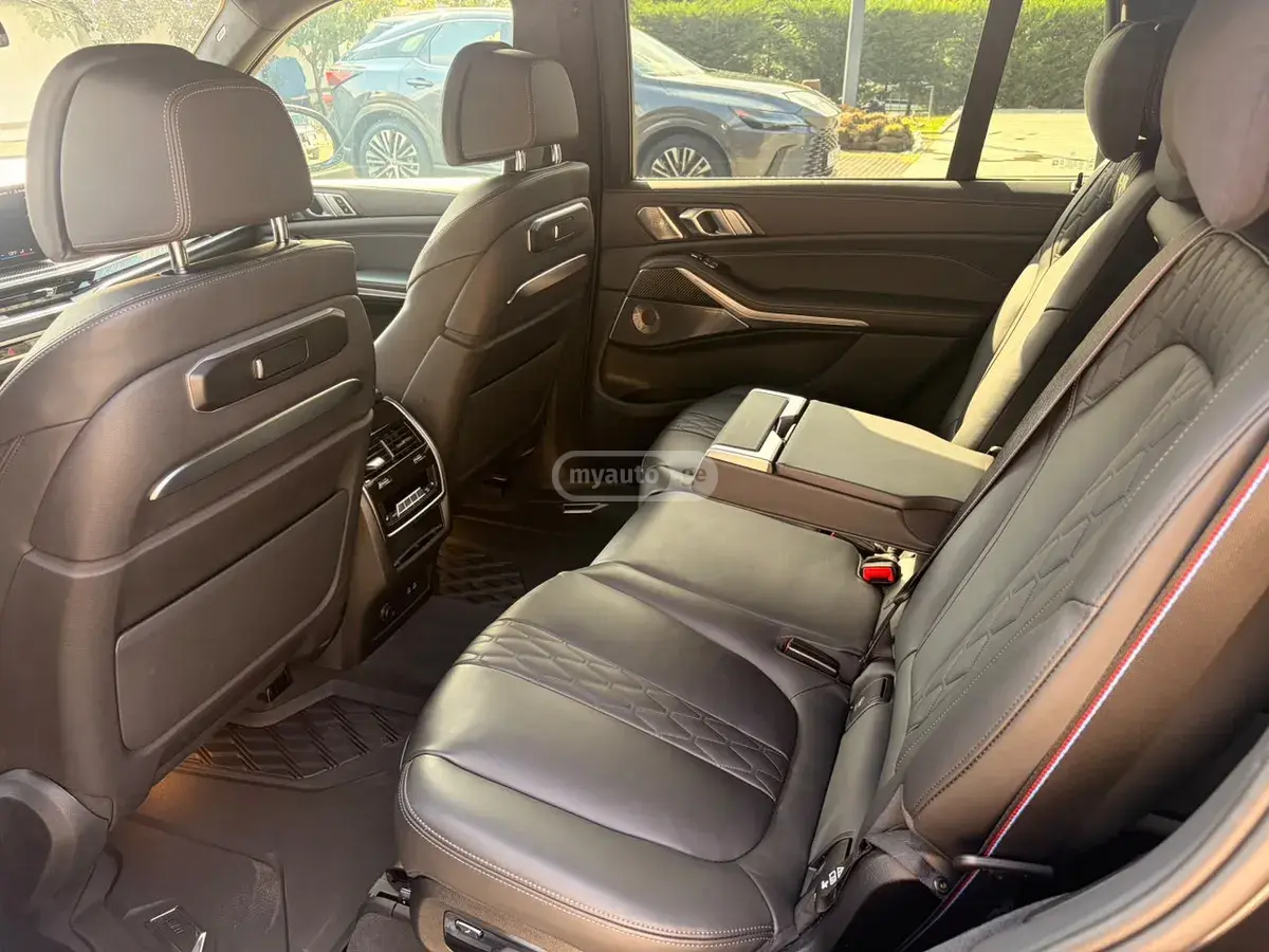 BMW X7 