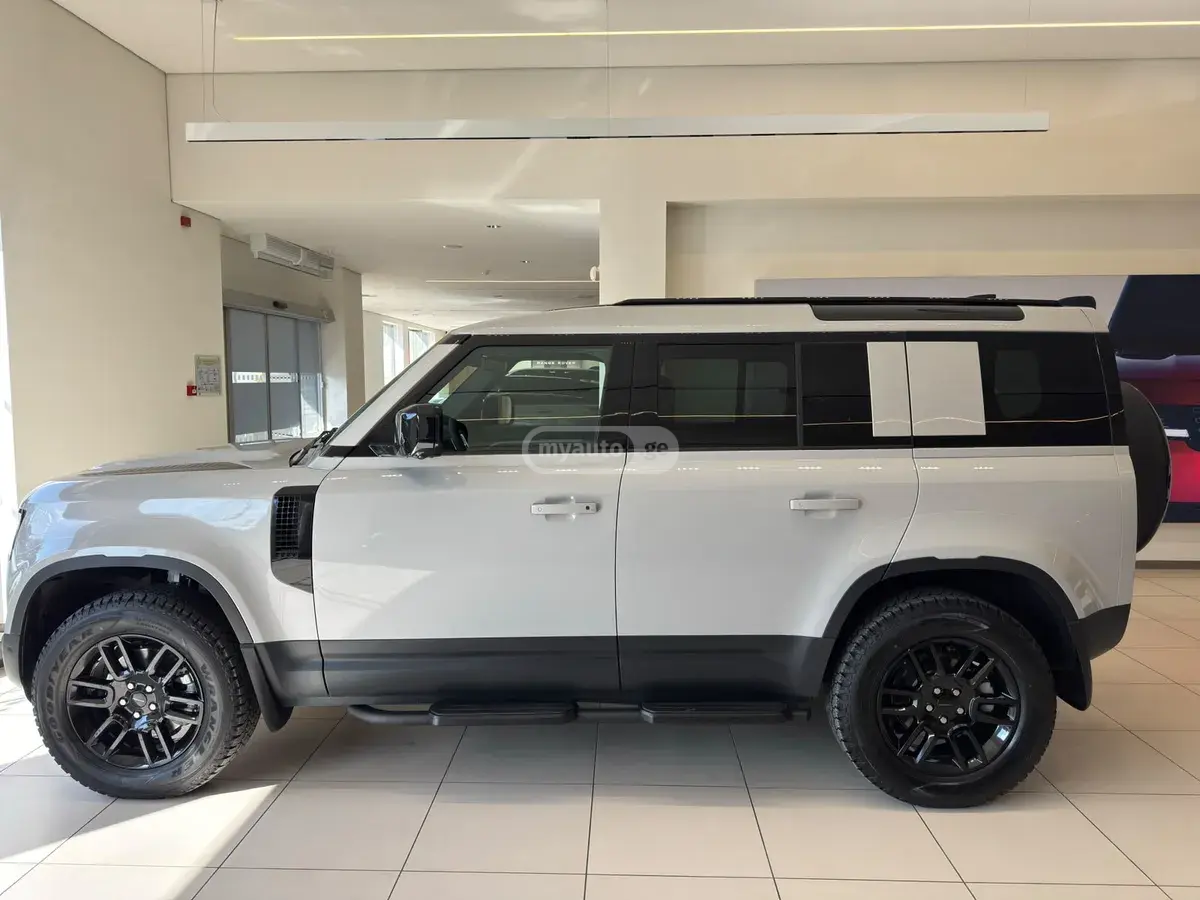 Land Rover Defender 110