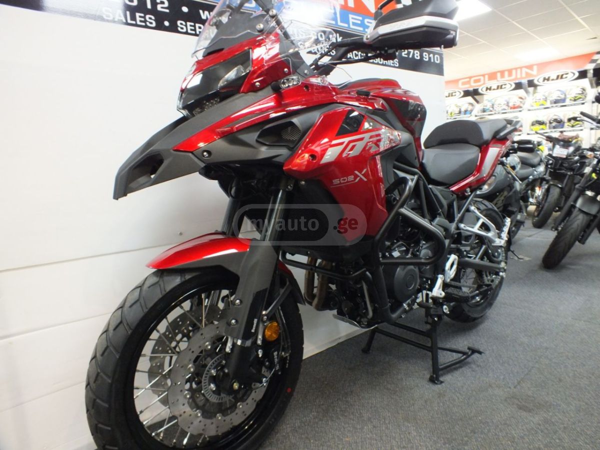 Benelli TRK 502X