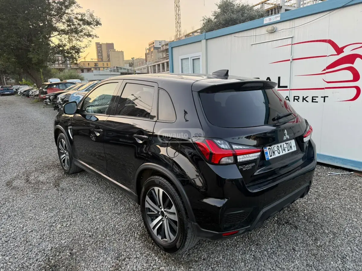 Mitsubishi Outlander Sport 