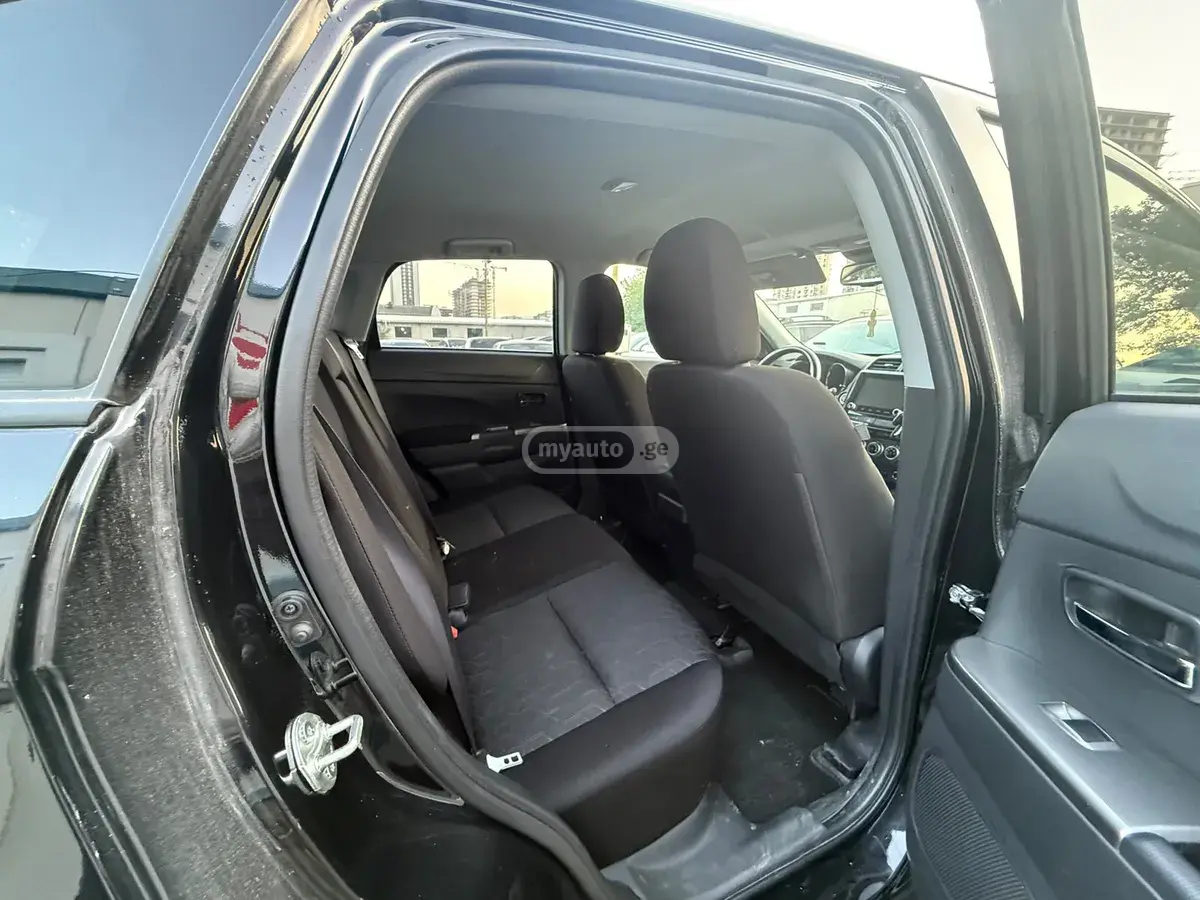 Mitsubishi Outlander Sport 