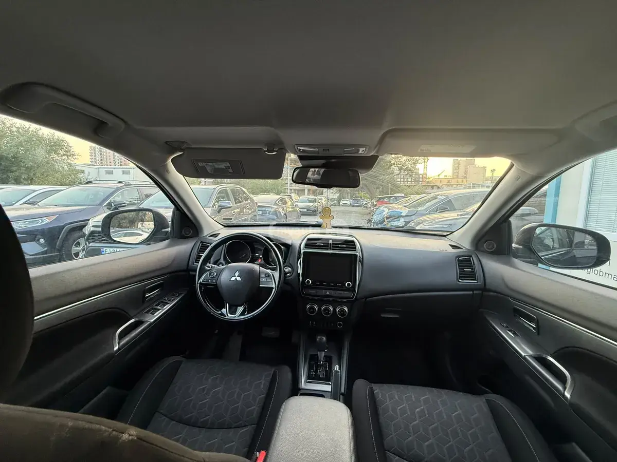 Mitsubishi Outlander Sport 