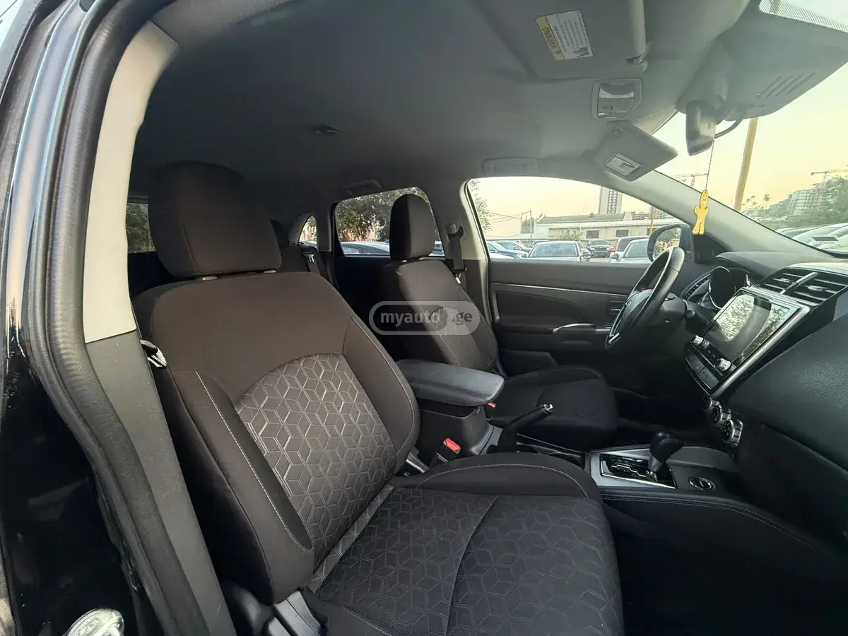 Mitsubishi Outlander Sport 