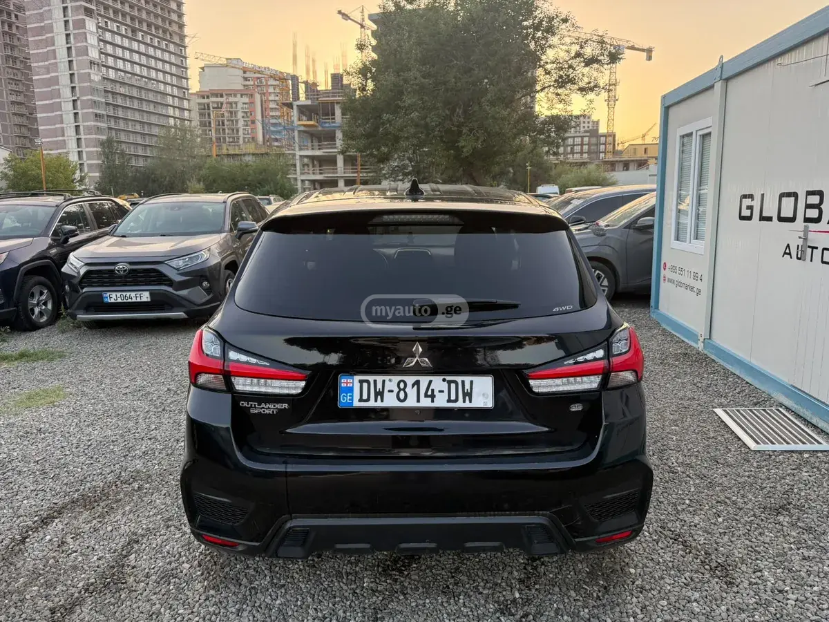 Mitsubishi Outlander Sport 