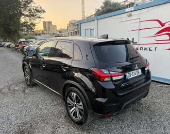 Mitsubishi Outlander Sport 