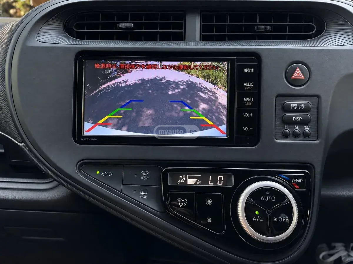 Toyota Aqua, миниатюра 10