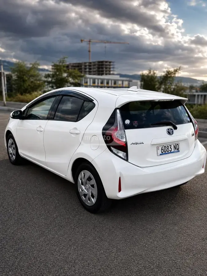 Toyota Aqua, миниатюра 4