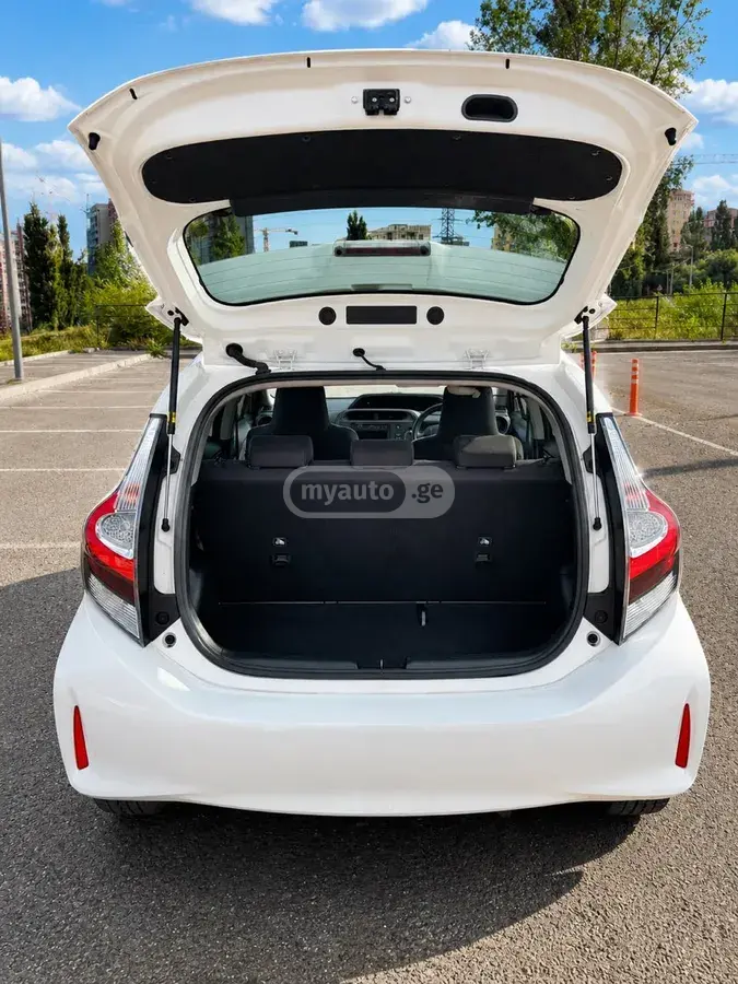 Toyota Aqua, миниатюра 5