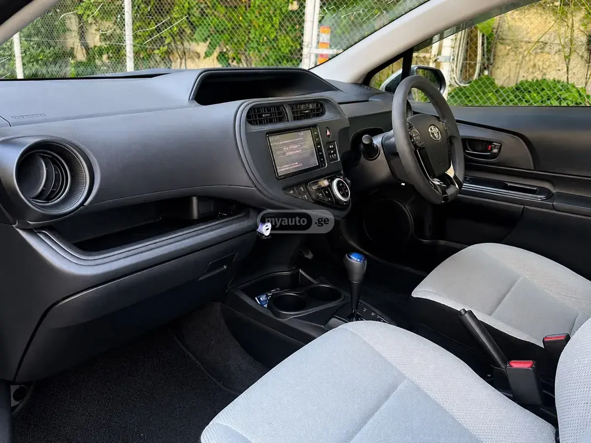 Toyota Aqua, миниатюра 9