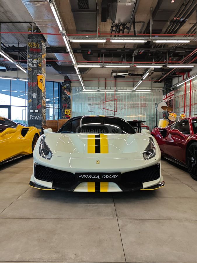 Ferrari 488 Pista
