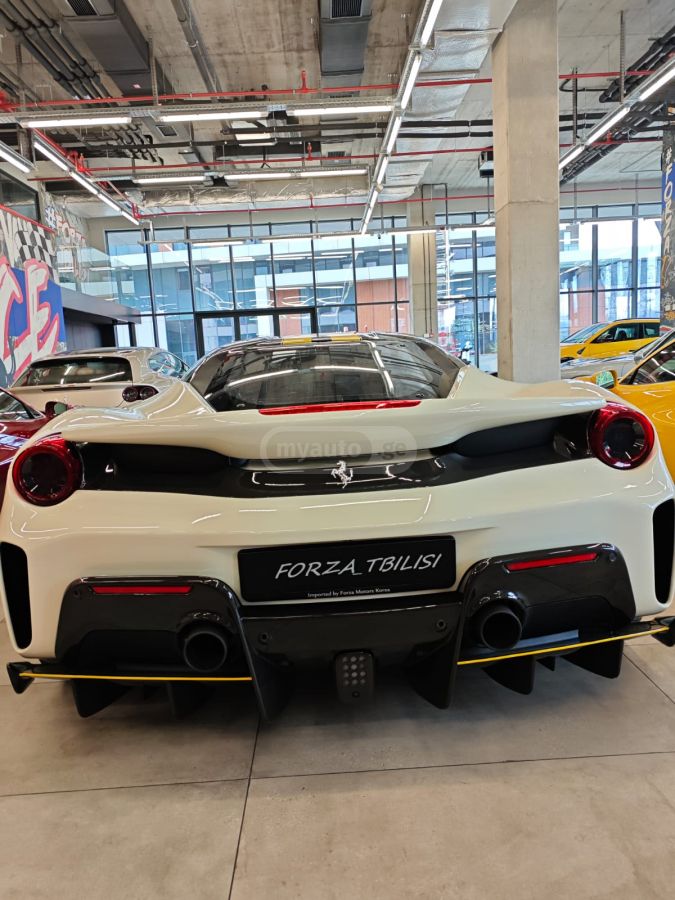 Ferrari 488 Pista