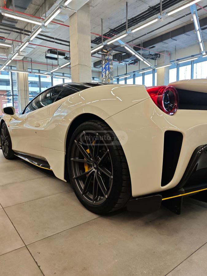 Ferrari 488 Pista