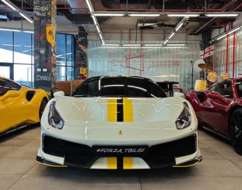 Ferrari 488 Pista 