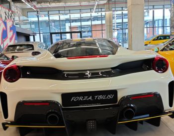 Ferrari 488 Pista 