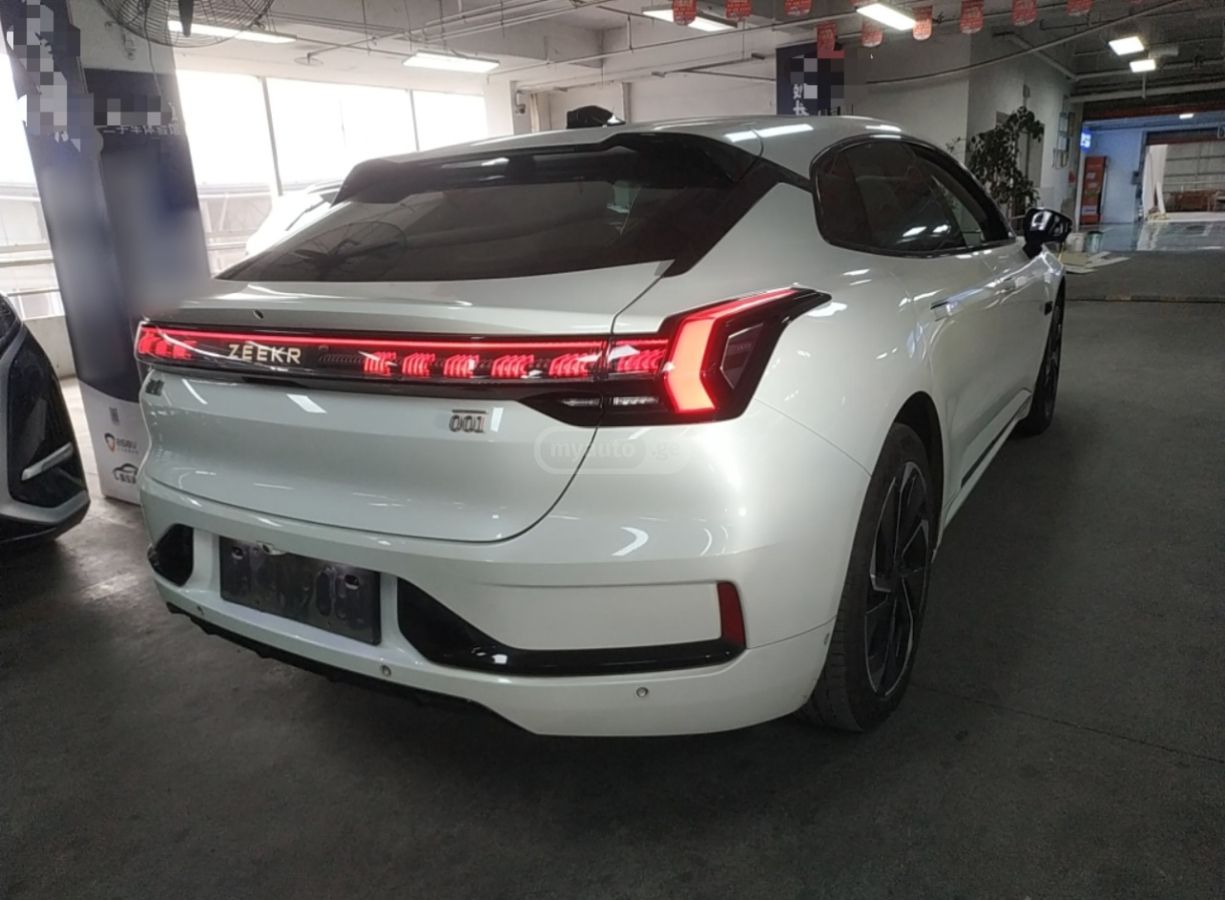Zeekr 001