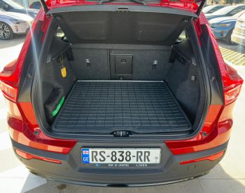 Volvo XC 40 Plus Dark