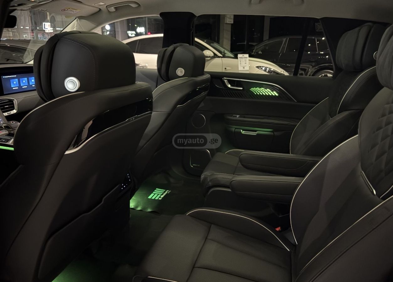 Hongqi E-HS9 