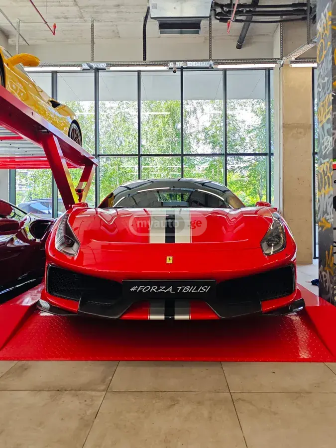 Ferrari 488 Pista 