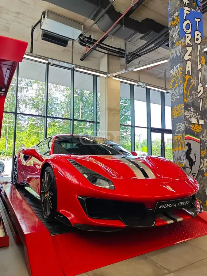 Ferrari 488 Pista