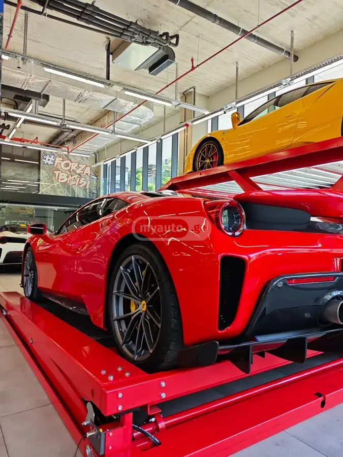 Ferrari 488 Pista 