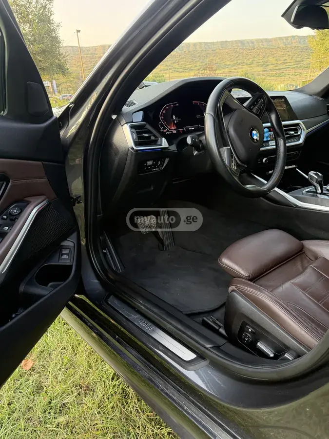 BMW 3 Series 330, миниатюра 10