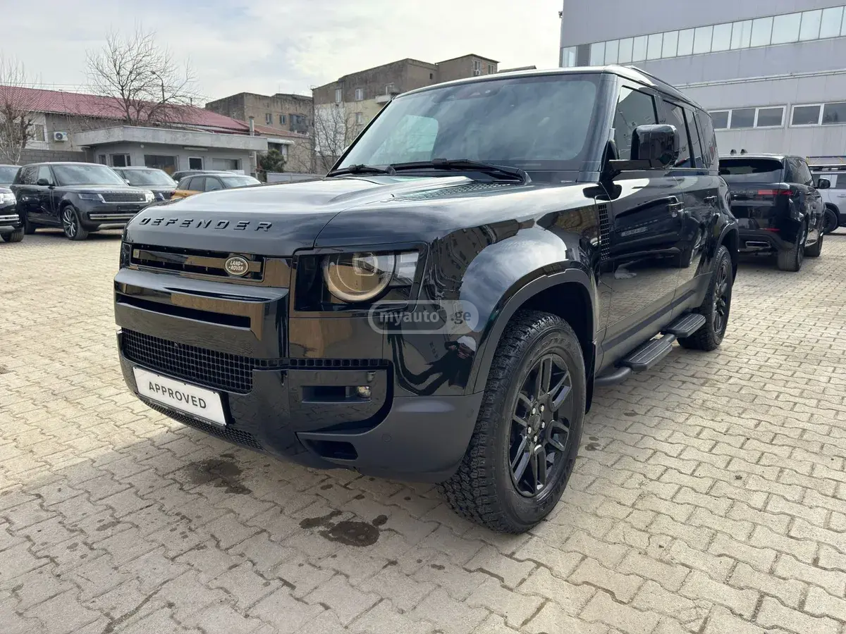 Land Rover Defender 110 