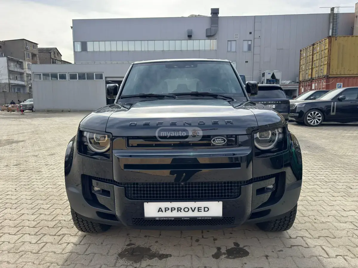 Land Rover Defender 110 