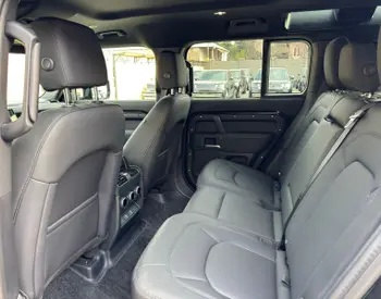 Land Rover Defender 110 