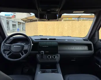 Land Rover Defender 110 