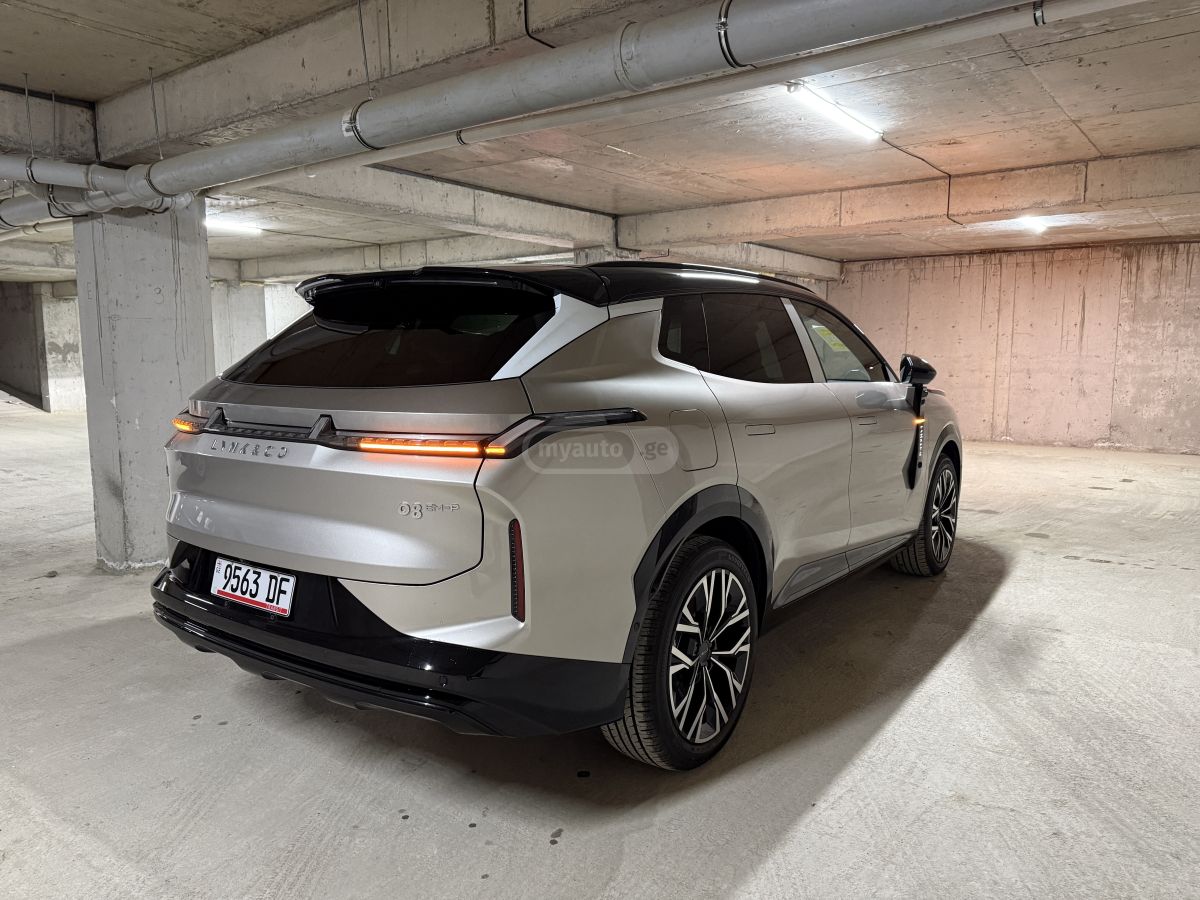 Lynk & Co 08 