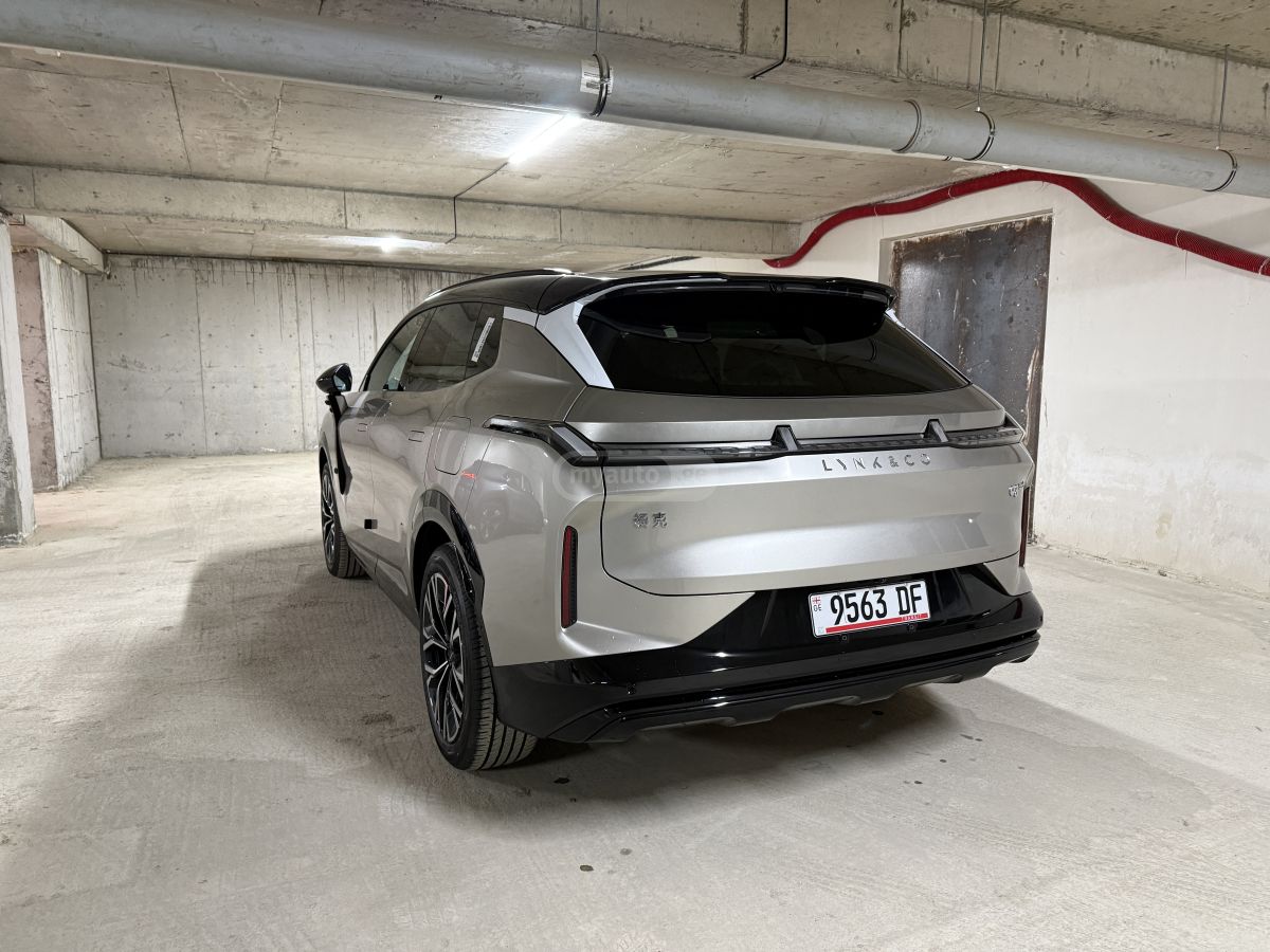 Lynk & Co 08