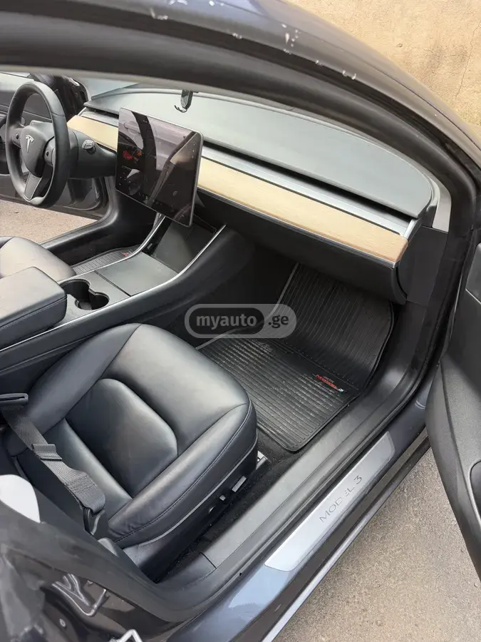 Tesla Model 3, миниатюра 7