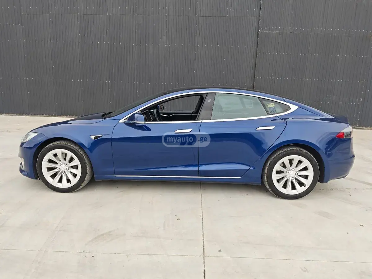 Tesla Model S 