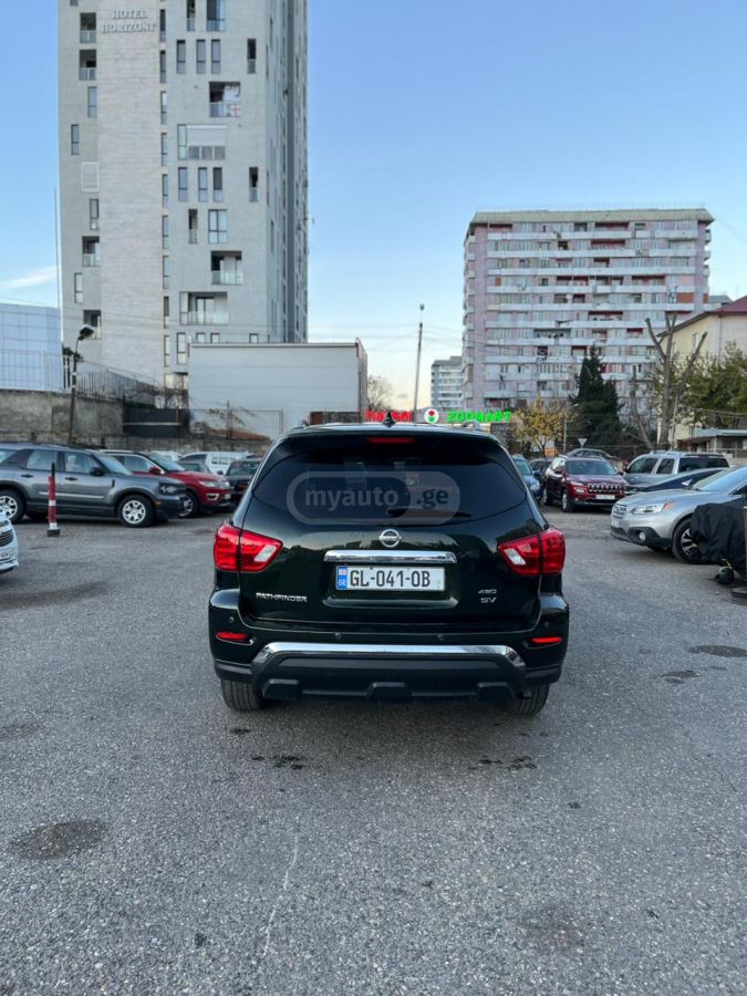 Nissan Pathfinder
