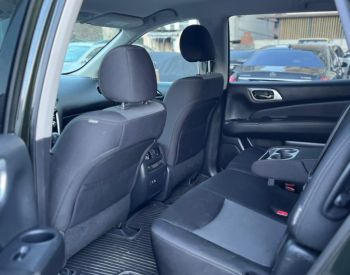 Nissan Pathfinder 