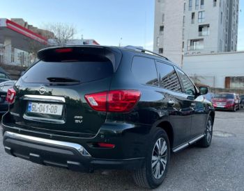 Nissan Pathfinder 