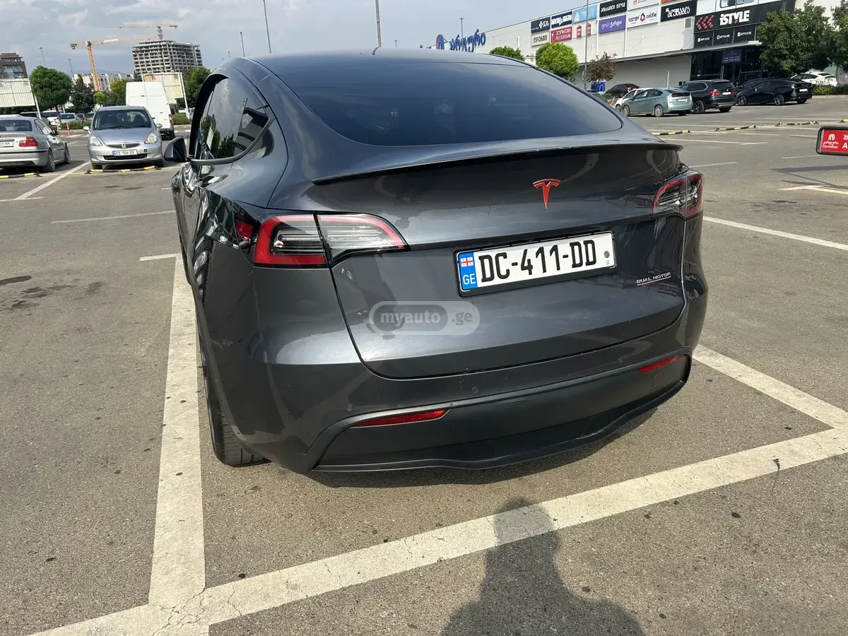 Tesla Model Y, миниатюра 4