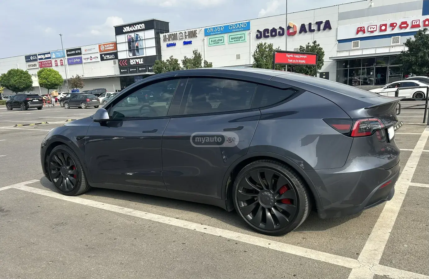 Tesla Model Y, миниатюра 5