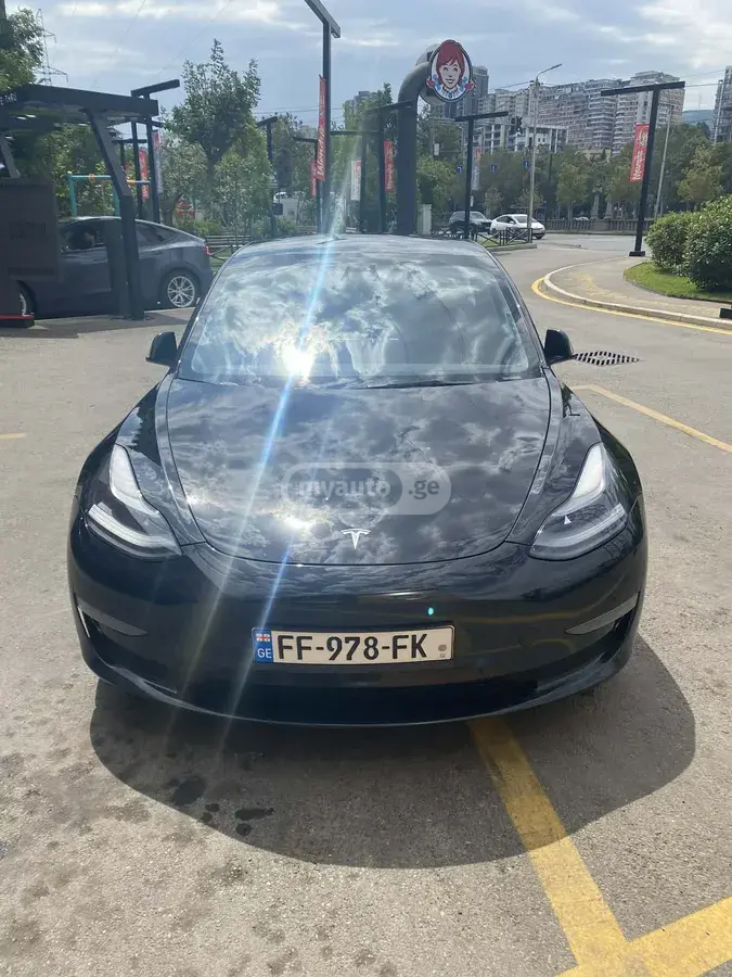 Tesla Model 3, миниатюра 2