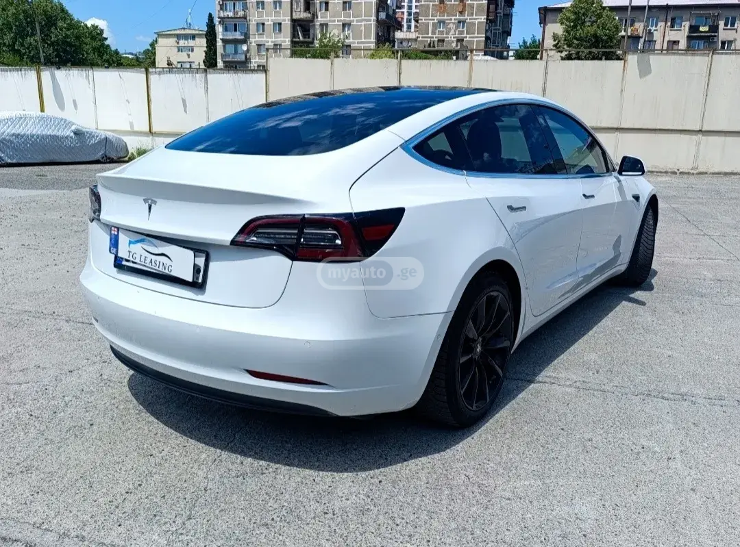 Tesla Model 3, миниатюра 3