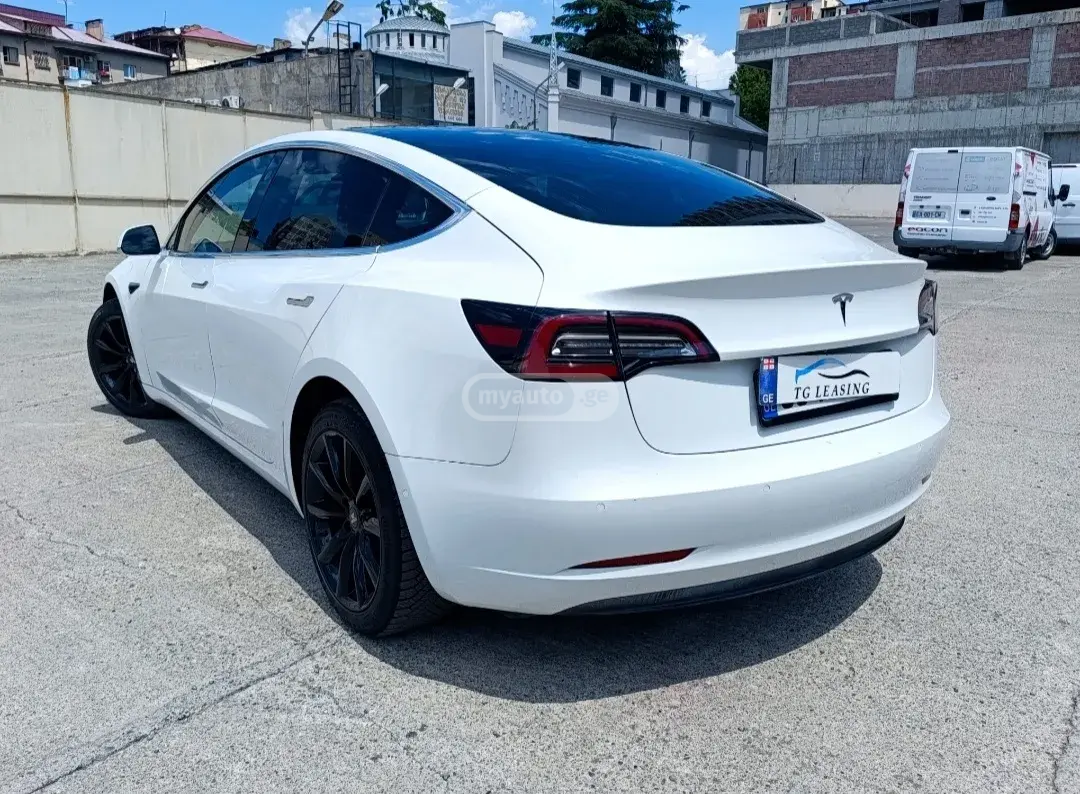 Tesla Model 3, миниатюра 4