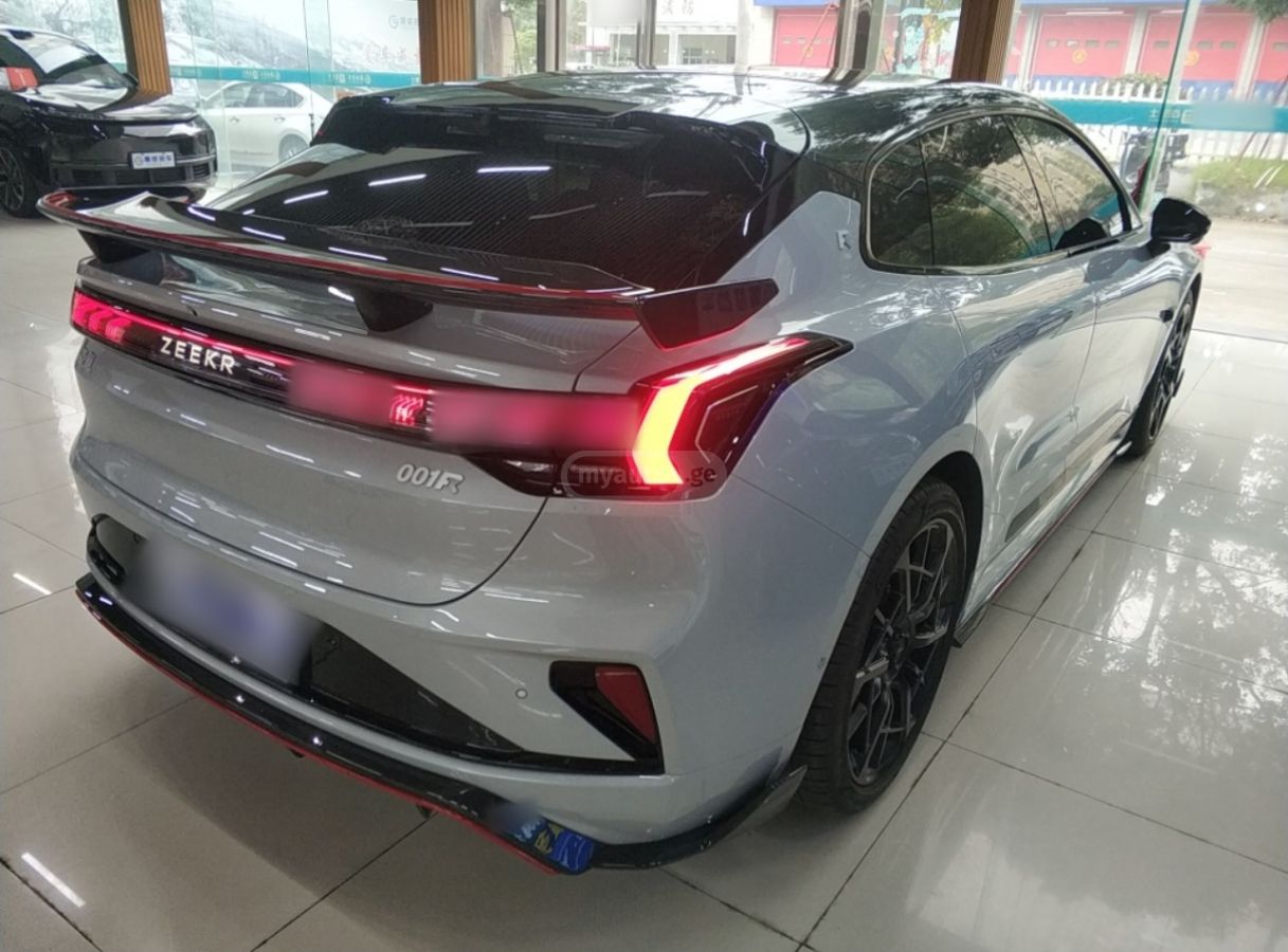 Zeekr 001