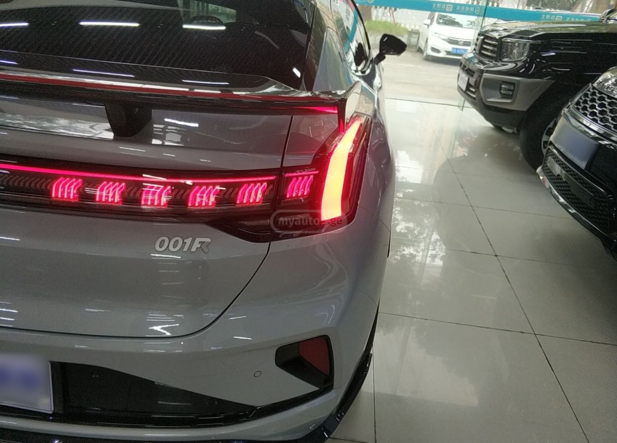 Zeekr 001
