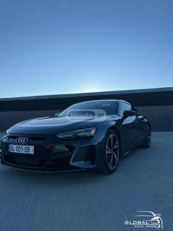 Audi E-Tron 