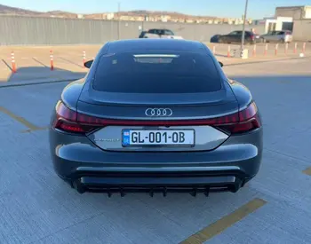 Audi E-Tron 