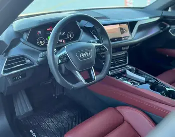 Audi E-Tron 