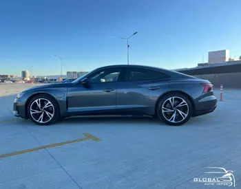Audi E-Tron 